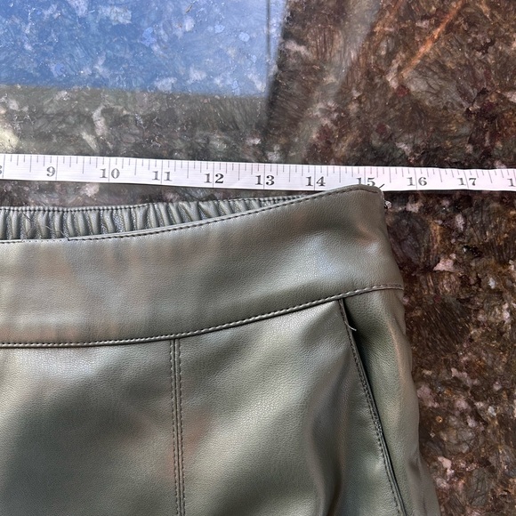 Bohme Vegan Leather Olive Green Cropped wide Leg Pants. Elastic waist with zip. - Picture 11 of 15